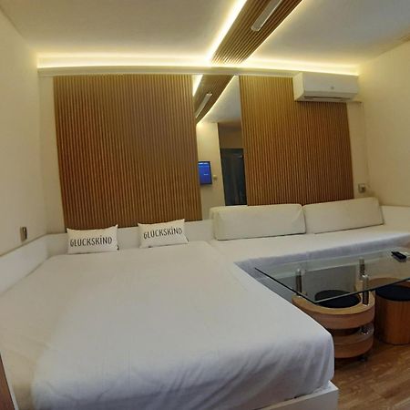 Apartment Tina Varna Esterno foto